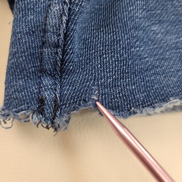 Fabletics Cut Off Lounge Shorts Size Medium Blue Stretch Waist Pockets Raw Hem - Picture 11 of 11